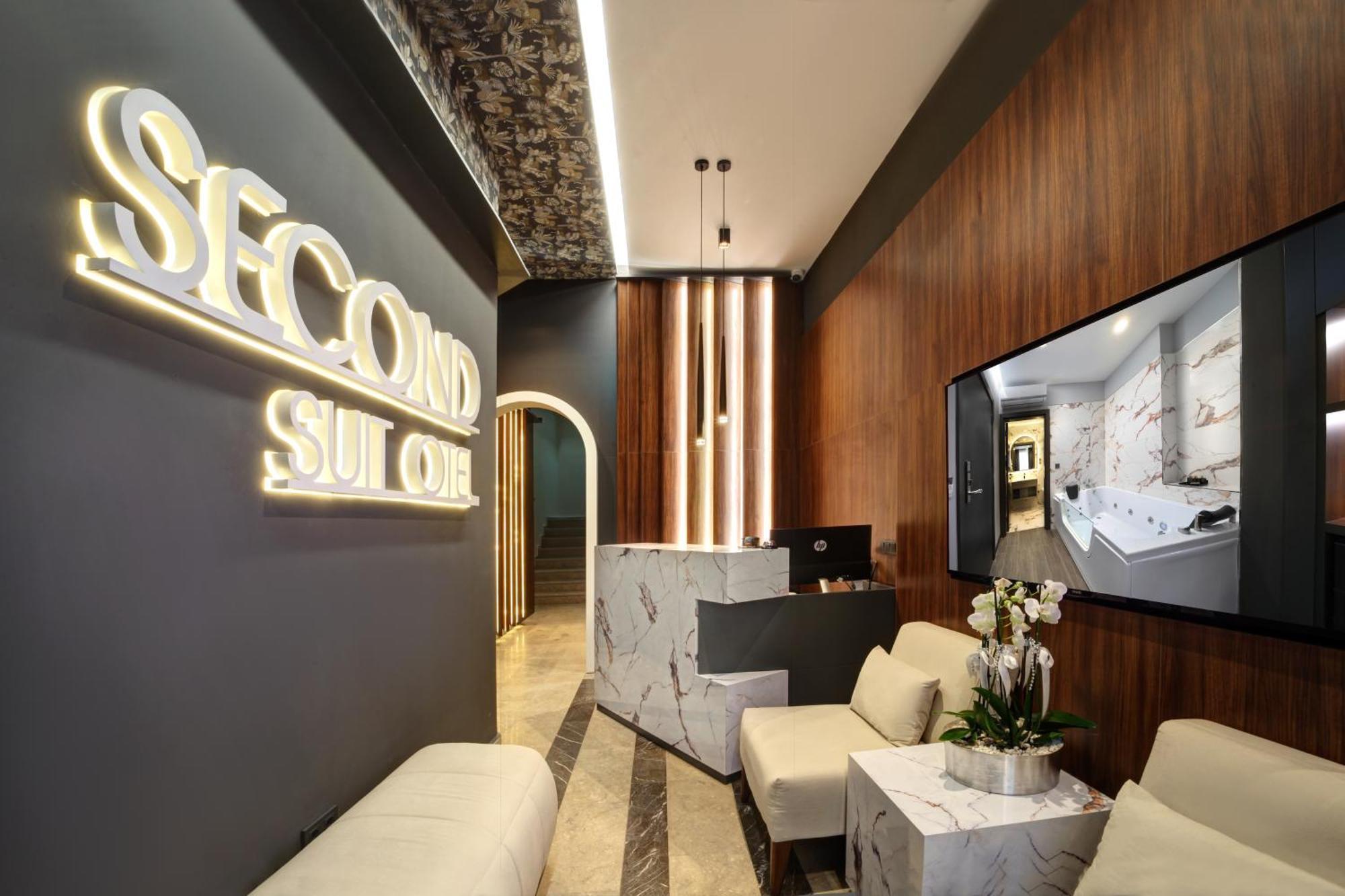 Second Suit Hotel — Photos 2
